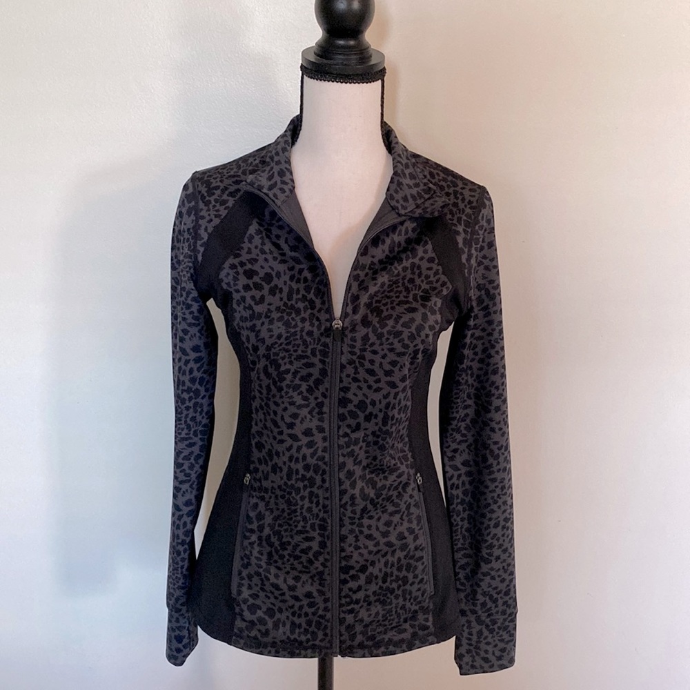 Leopard print athletic zip up stretch black and gray